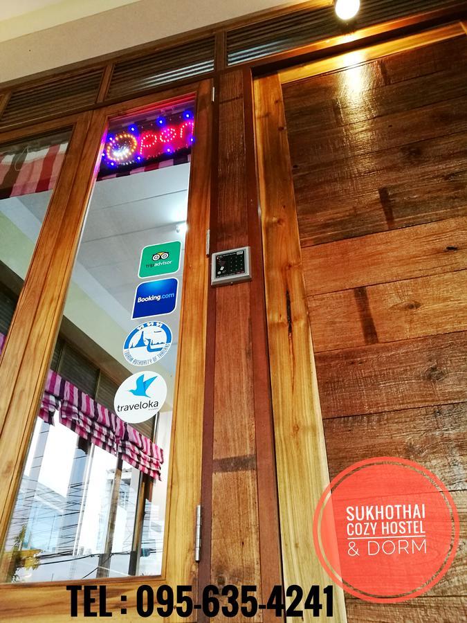 Sukhothai Cozy Hostel And Dorm Екстер'єр фото